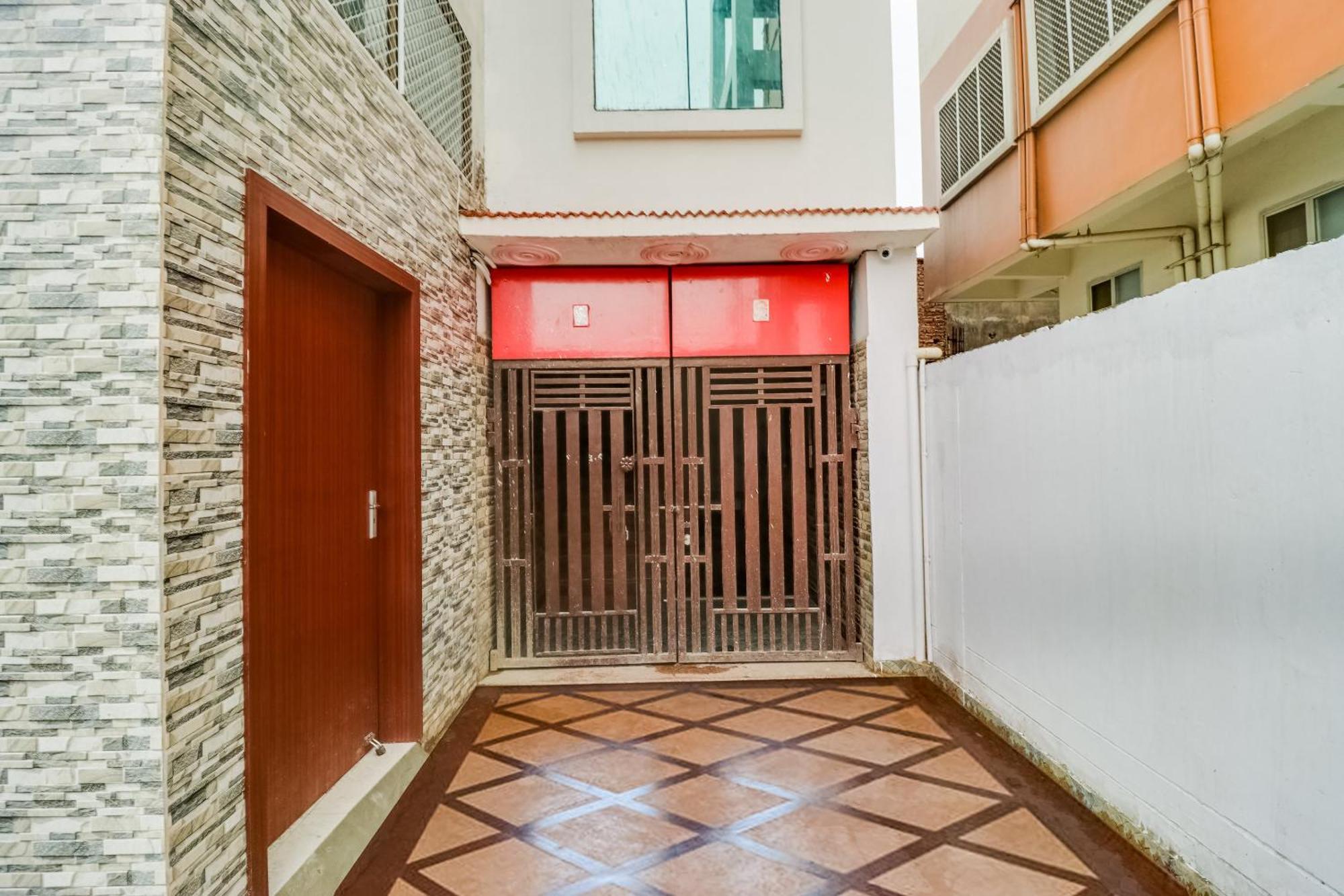 Super Hotel O Rs Inn Gorakhpur Esterno foto